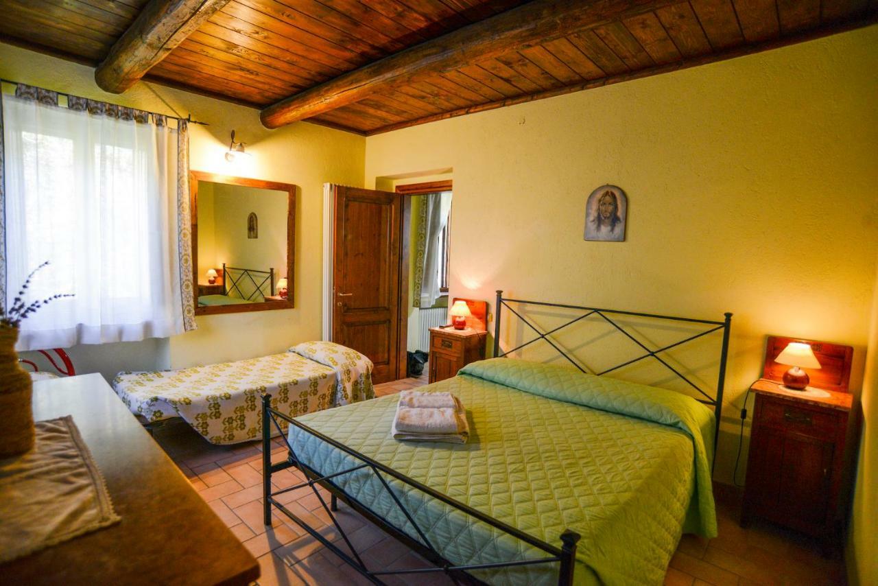 Отель Agriturismo Il Podere Петриньяно Экстерьер фото